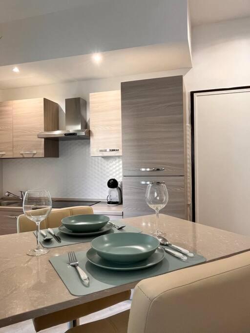 Elegant Boutique Apartment Alloggio Via Nizza Acqui Terme Buitenkant foto