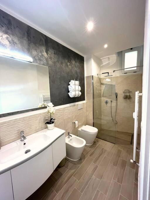 Elegant Boutique Apartment Alloggio Via Nizza Acqui Terme Buitenkant foto